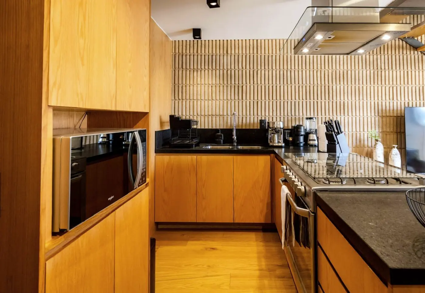 LUUM, The wood-clad kitchen